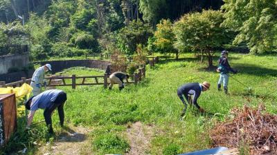 地域貢献活動(草刈り)を行いました