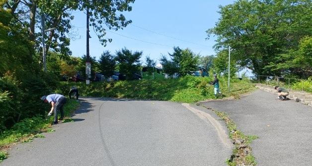 地域貢献活動(草刈り)を行いました