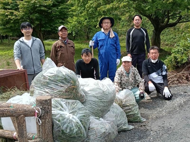 地域貢献活動の一環で学区一斉清掃に参加
